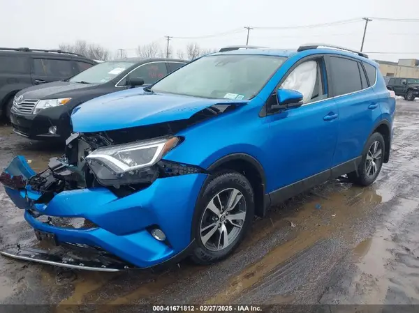 2T3RFREV2HW693031 2017 TOYOTA RAV 4 - Image 2