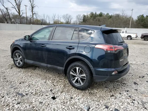 2T3RFREV2JW706320 2018 TOYOTA RAV 4 - Image 2