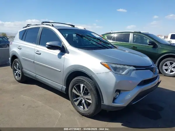 2T3RFREV2JW707273 2018 TOYOTA RAV 4 - Image 1