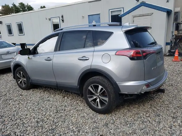 2T3RFREV2JW713980 2018 TOYOTA RAV 4 - Image 2