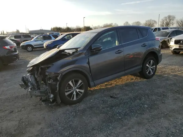 2T3RFREV2JW748910 2018 TOYOTA RAV 4 - Image 1
