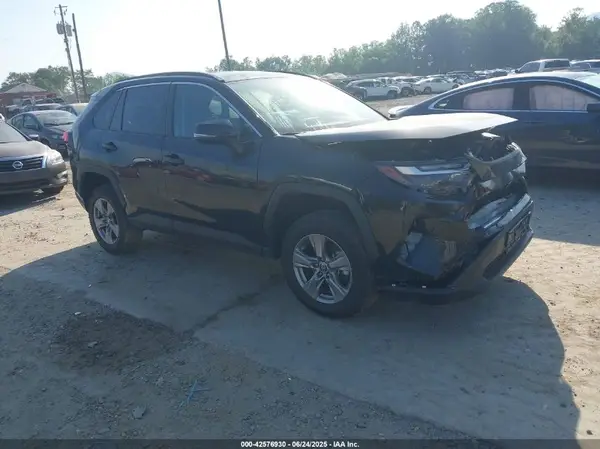 2T3RFREV2JW763262 2018 TOYOTA RAV 4 - Image 1