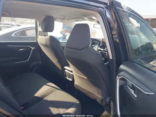 2T3RFREV2JW763262 2018 TOYOTA RAV 4 - Image 8