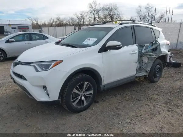 2T3RFREV2JW777906 2018 TOYOTA RAV 4 - Image 2