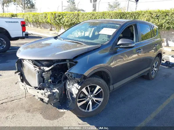 2T3RFREV2JW800438 2018 TOYOTA RAV 4 - Image 2