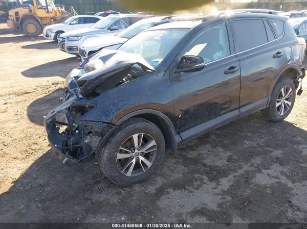 2T3RFREV2JW811214 2018 TOYOTA RAV 4 - Image 2