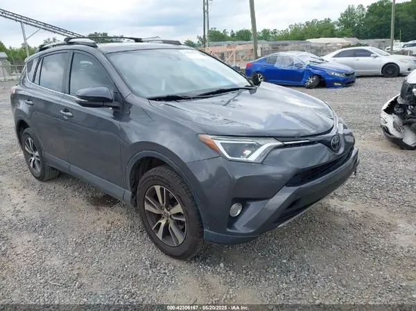 2T3RFREV2JW842933 2018 TOYOTA RAV 4 - Image 1