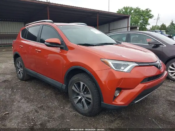 2T3RFREV3GW446258 2016 TOYOTA RAV 4 - Image 1