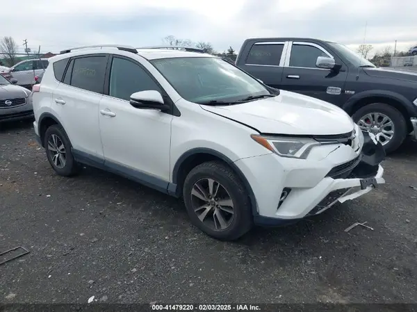 2T3RFREV3GW514655 2016 TOYOTA RAV 4 - Image 1