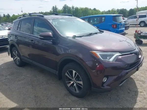 2T3RFREV3HW625286 2017 TOYOTA RAV 4 - Image 1
