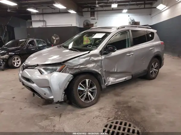 2T3RFREV3HW643464 2017 TOYOTA RAV 4 - Image 2