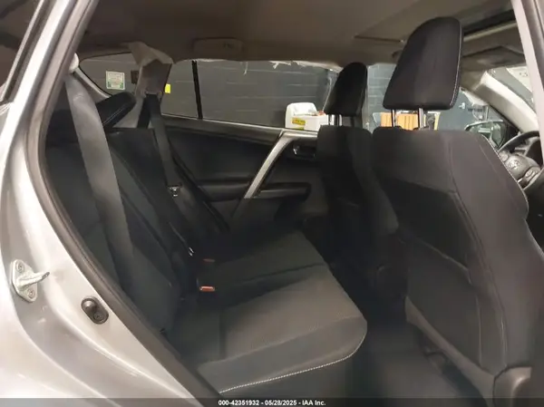 2T3RFREV3HW643464 2017 TOYOTA RAV 4 - Image 8