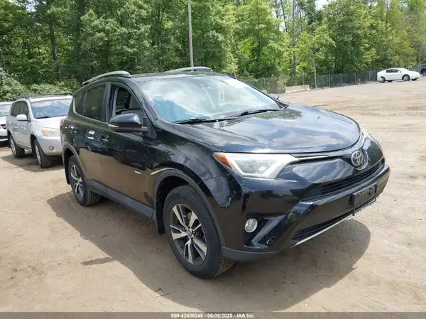 2T3RFREV3HW677338 2017 TOYOTA RAV 4 - Image 1