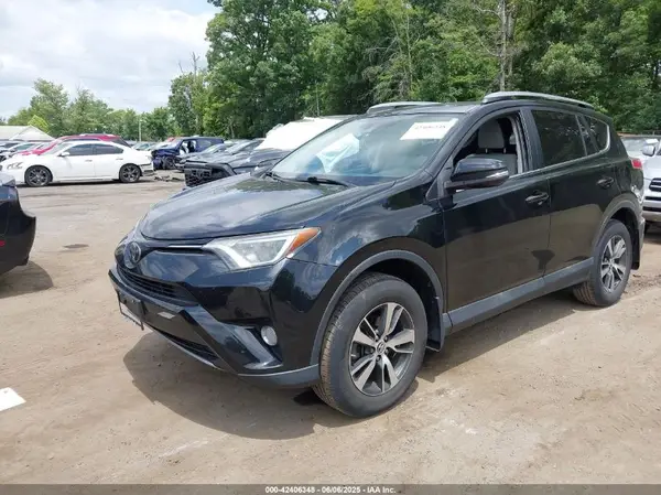 2T3RFREV3HW677338 2017 TOYOTA RAV 4 - Image 2