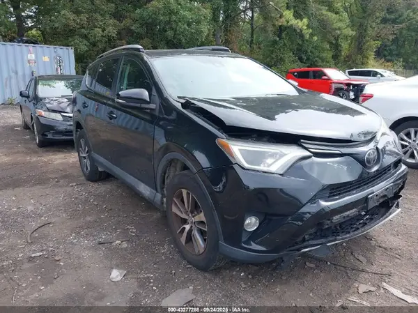 2T3RFREV3HW683365 2017 TOYOTA RAV 4 - Image 1