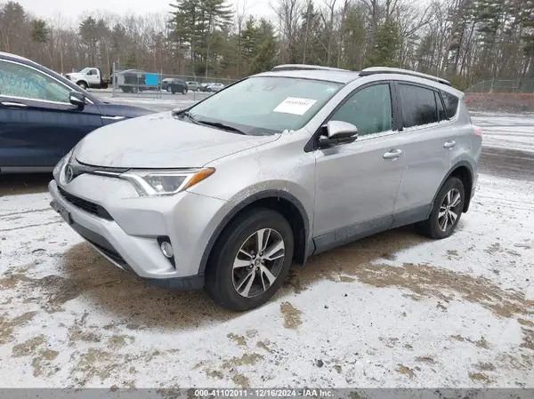 2T3RFREV3HW685195 2017 TOYOTA RAV 4 - Image 2