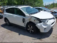 2T3RFREV3JW704835 2018 TOYOTA RAV 4