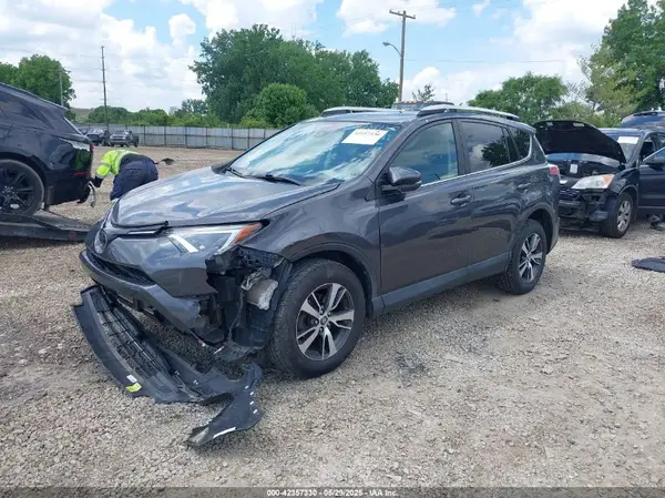 2T3RFREV3JW705418 2018 TOYOTA RAV 4 - Image 2