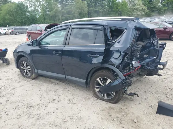 2T3RFREV3JW714863 2018 TOYOTA RAV 4 - Image 2
