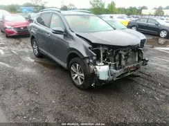 2T3RFREV3JW776358 2018 TOYOTA RAV 4
