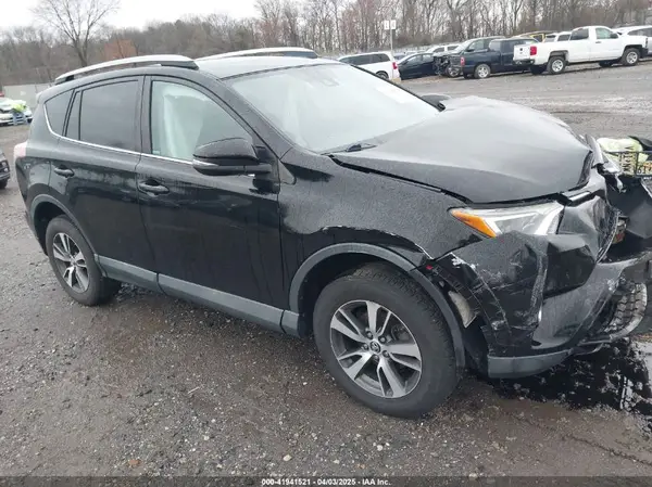2T3RFREV3JW781687 2018 TOYOTA RAV 4 - Image 1
