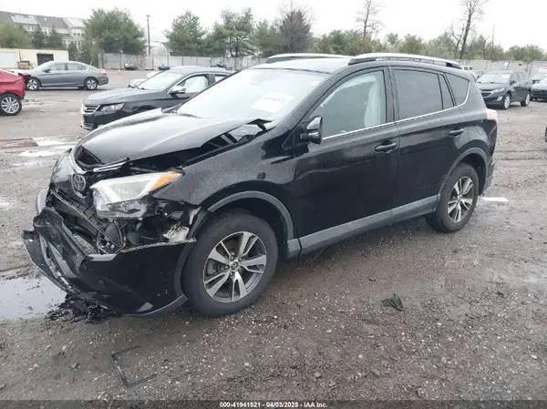 2T3RFREV3JW781687 2018 TOYOTA RAV 4 - Image 2