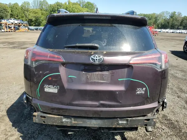 2018 TOYOTA RAV 4 auction photo 6