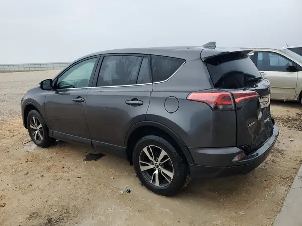2T3RFREV3JW790261 2018 TOYOTA RAV 4 - Image 2