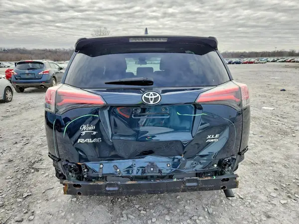 2018 TOYOTA RAV 4 auction photo 6