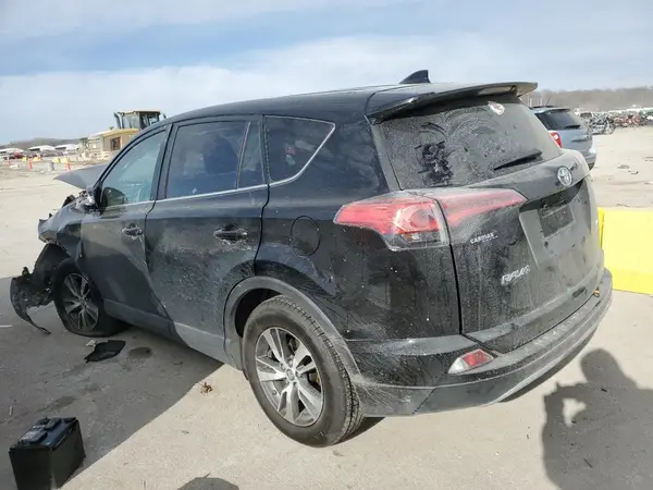 2T3RFREV3JW815871 2018 TOYOTA RAV 4 - Image 2