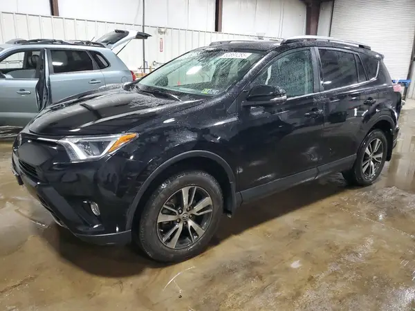 2T3RFREV3JW833223 2018 TOYOTA RAV 4 - Image 1