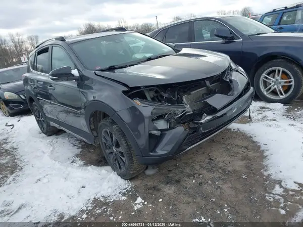 2T3RFREV3JW833545 2018 TOYOTA RAV 4 - Image 1