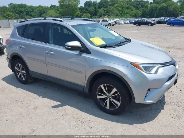 2T3RFREV4GW514258 2016 TOYOTA RAV 4 - Image 1
