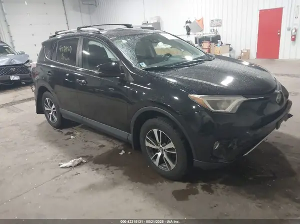 2T3RFREV4HW554759 2017 TOYOTA RAV 4 - Image 1