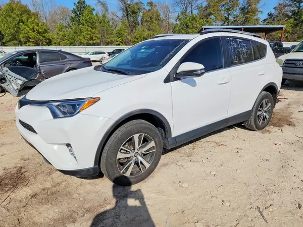 2T3RFREV4HW560982 2017 TOYOTA RAV 4 - Image 1