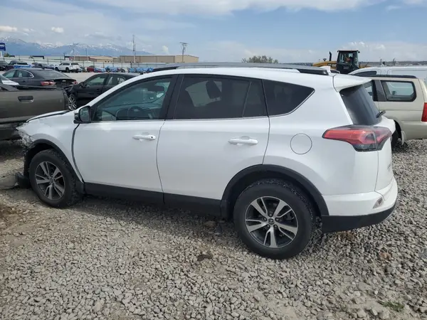 2T3RFREV4HW562084 2017 TOYOTA RAV 4 - Image 2