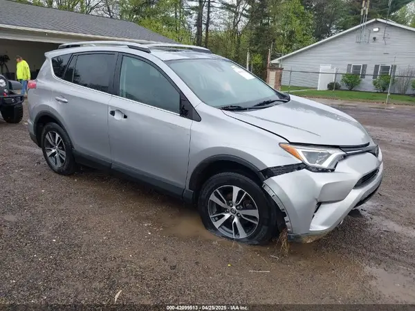 2T3RFREV4HW616631 2017 TOYOTA RAV 4 - Image 1