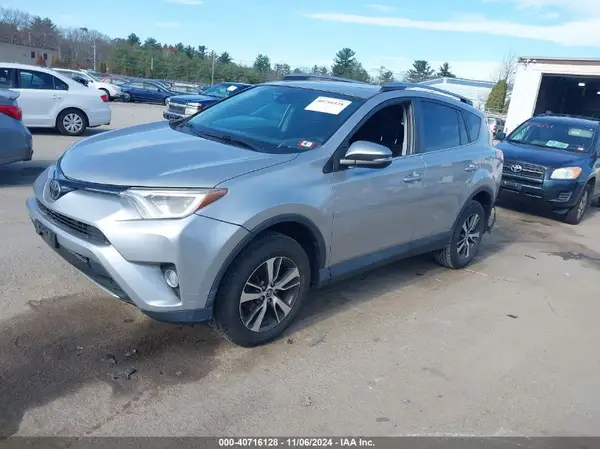 2T3RFREV4HW638807 2017 TOYOTA RAV 4 - Image 2