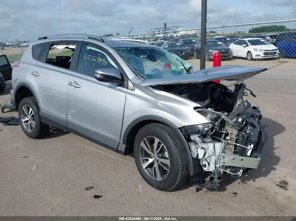 2T3RFREV4HW675405 2017 TOYOTA RAV 4 - Image 1