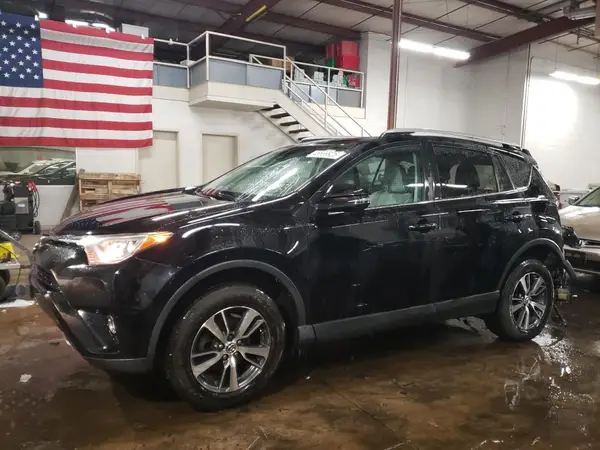 2T3RFREV4HW684380 2017 TOYOTA RAV 4 - Image 1