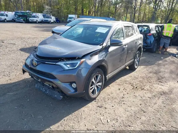 2T3RFREV4JW702222 2018 TOYOTA RAV 4 - Image 2