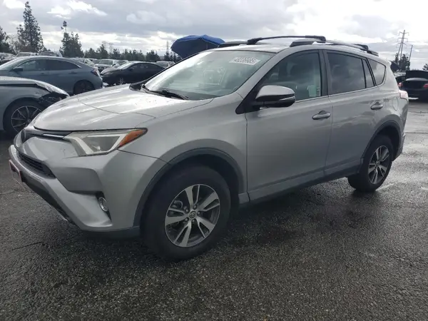 2T3RFREV4JW707422 2018 TOYOTA RAV 4 - Image 1