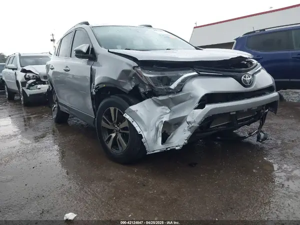 2T3RFREV4JW739707 2018 TOYOTA RAV 4 - Image 1