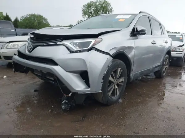 2T3RFREV4JW739707 2018 TOYOTA RAV 4 - Image 2