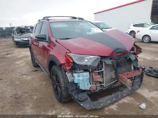 2T3RFREV4JW769810 2018 TOYOTA RAV 4 - Image 1