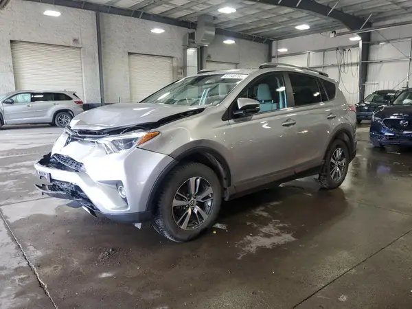 2T3RFREV4JW769922 2018 TOYOTA RAV 4 - Image 1