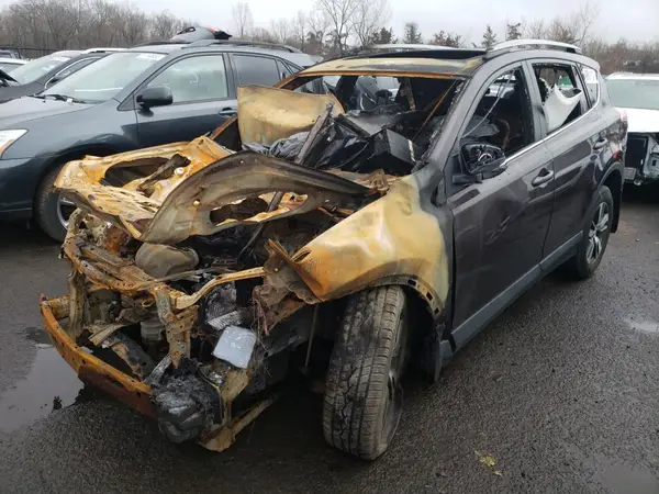 2T3RFREV4JW795257 2018 TOYOTA RAV 4 - Image 1