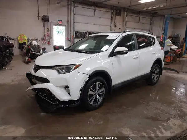 2T3RFREV4JW799910 2018 TOYOTA RAV 4 - Image 2