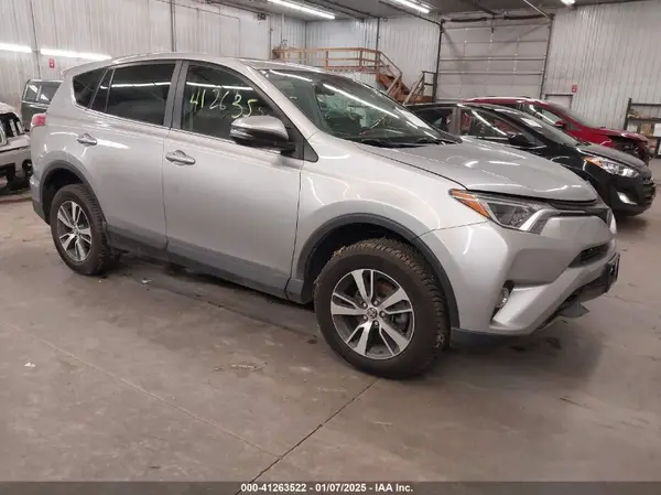 2T3RFREV4JW809416 2018 TOYOTA RAV 4 - Image 1