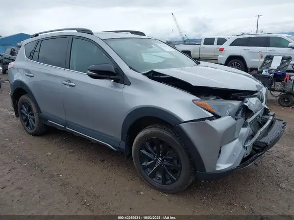 2T3RFREV4JW827589 2018 TOYOTA RAV 4 - Image 1